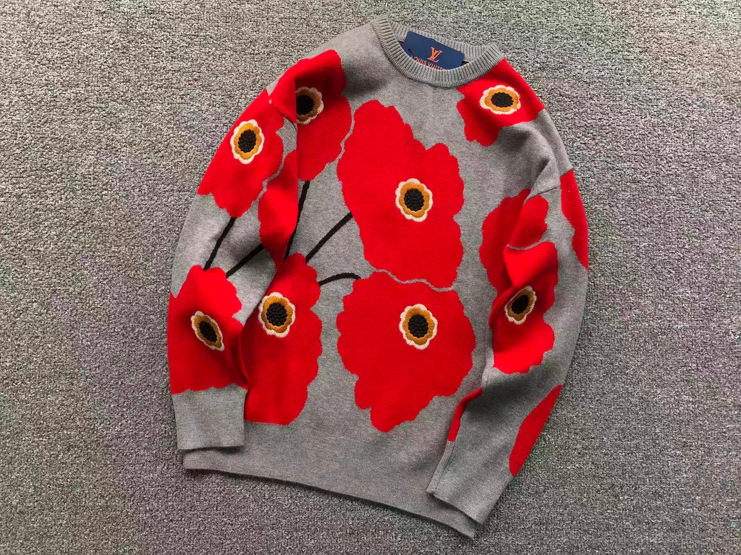 L - SWEATER