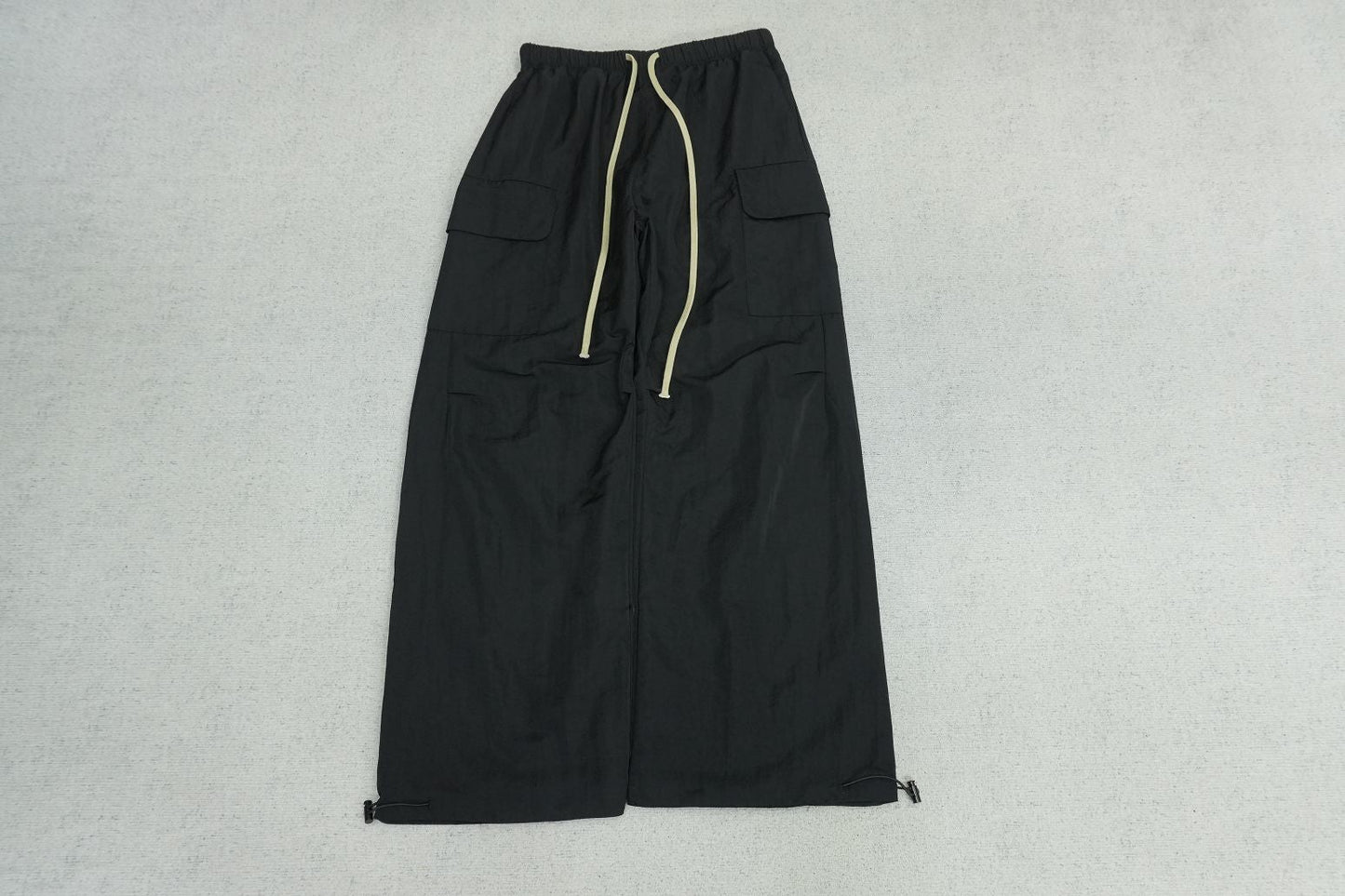 F - SWEATPANTS