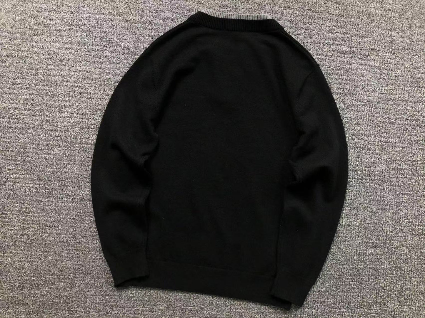 B - SWEATER