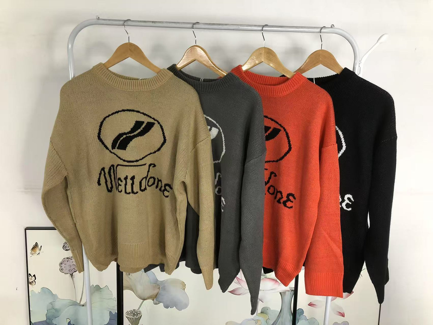 W - SWEATER