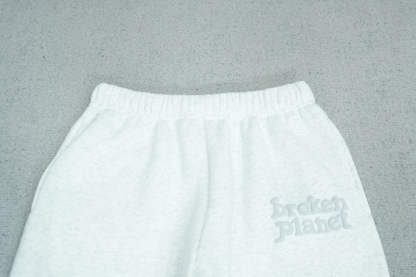 B - SWEATPANTS