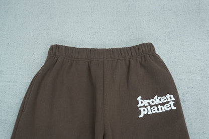 B - SWEATPANTS