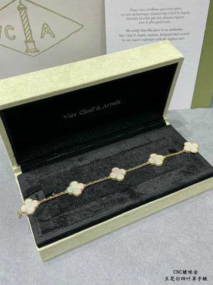 V - ARMBAND