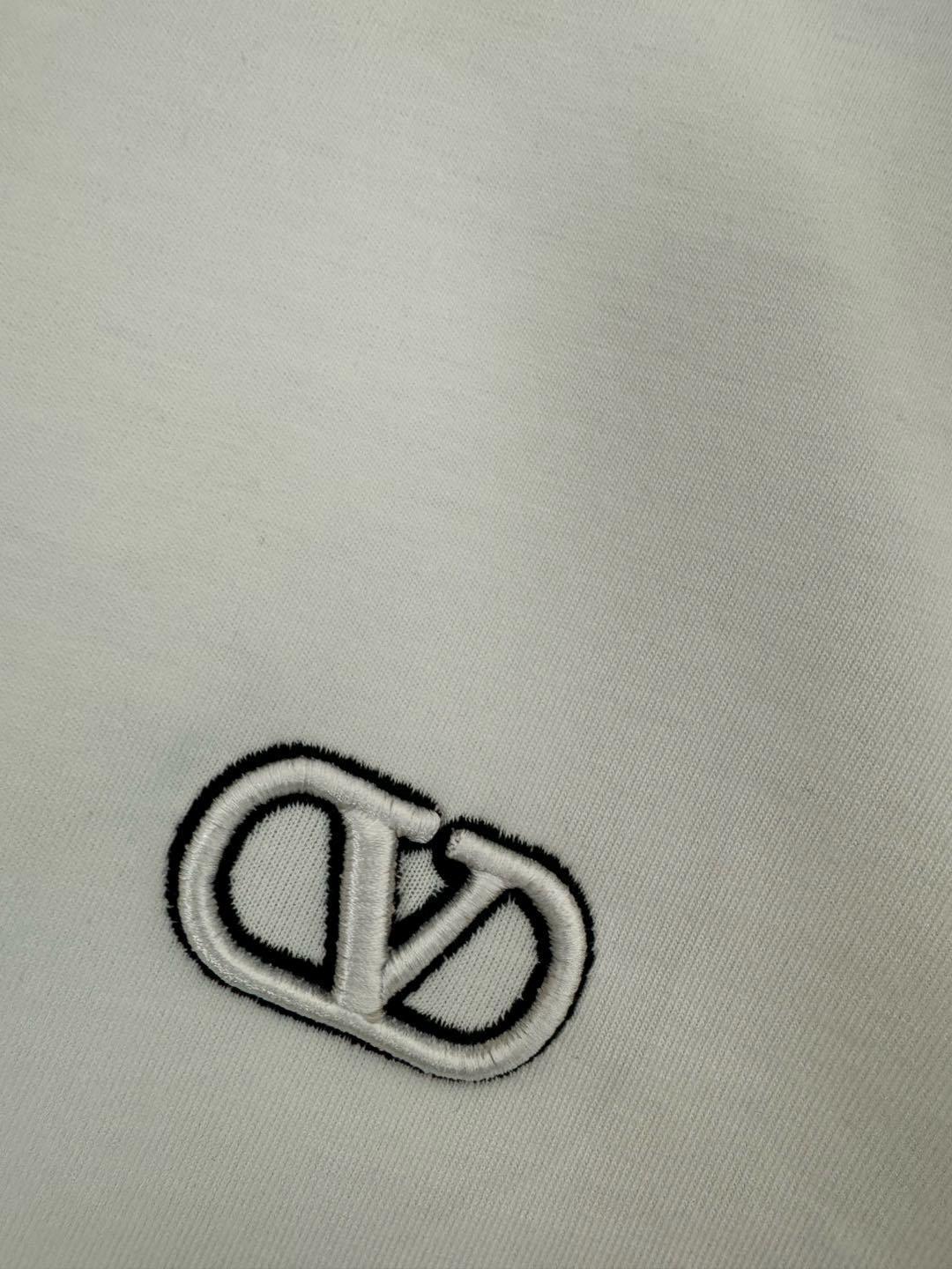 V - TSHIRT