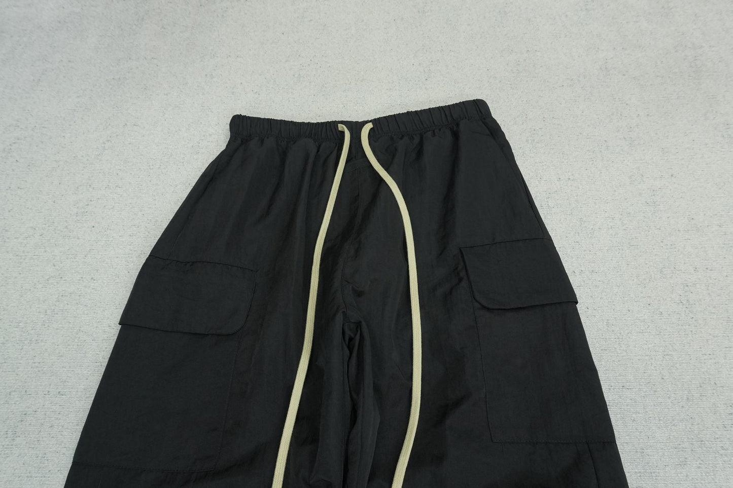 F - SWEATPANTS
