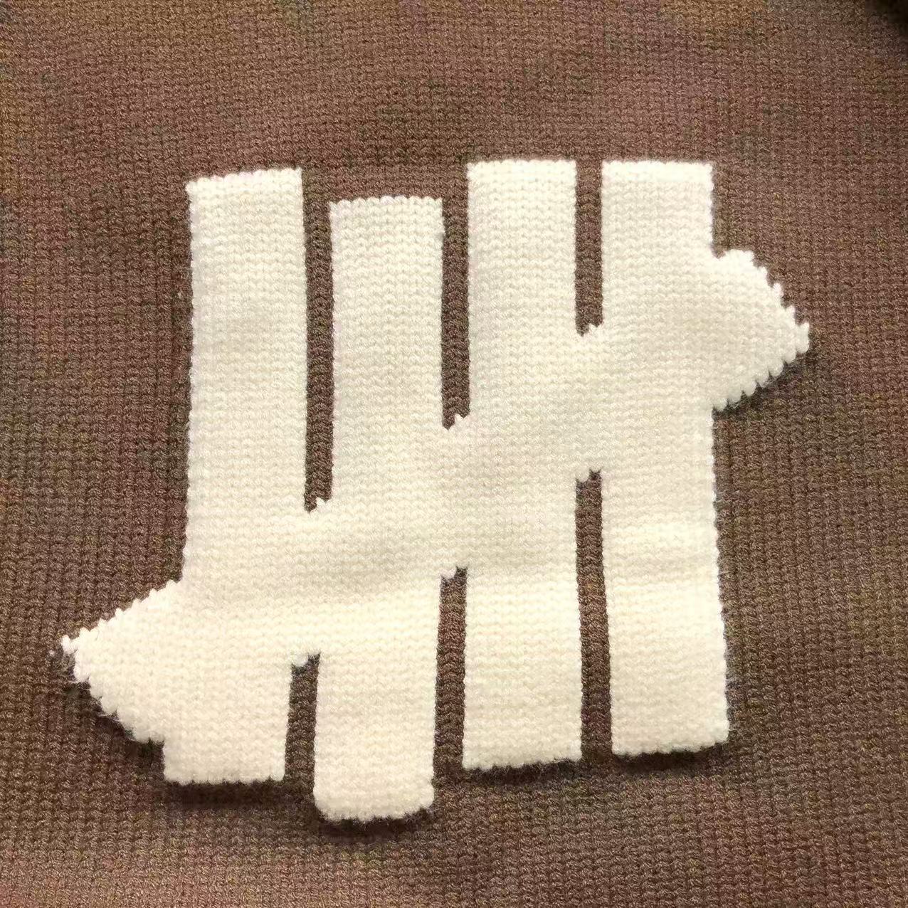 U - SWEATER