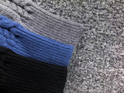 D - SWEATER