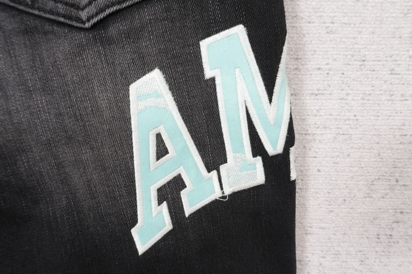 A - JEANS