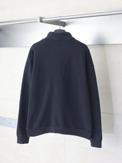 D - SWEATER