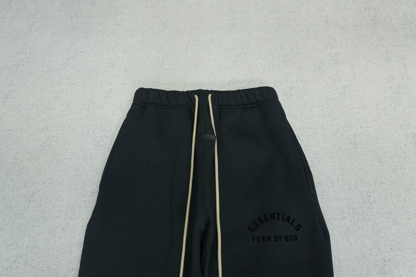 F - SWEATPANTS