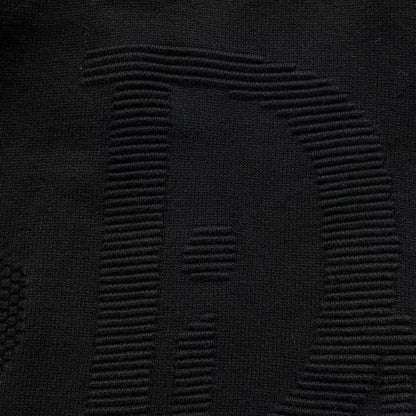 D - SWEATER
