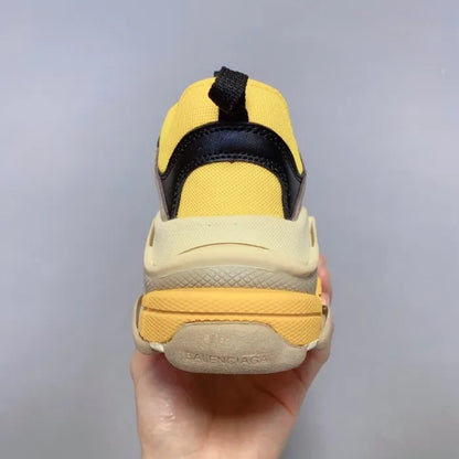 B - SNEAKERS