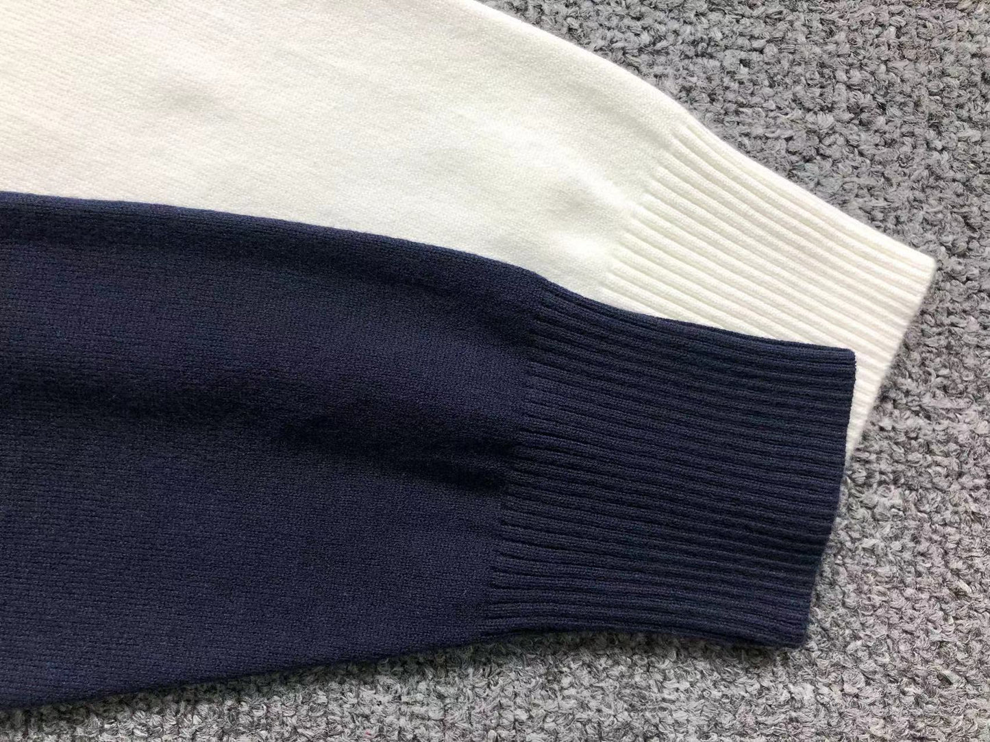 L - SWEATER
