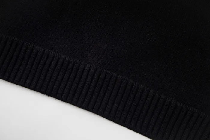 P - SWEATER