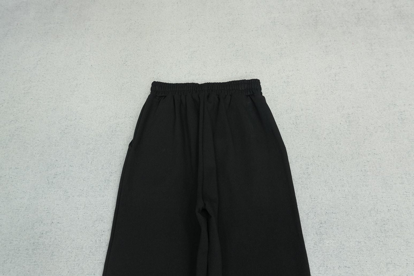 M - SWEATPANTS