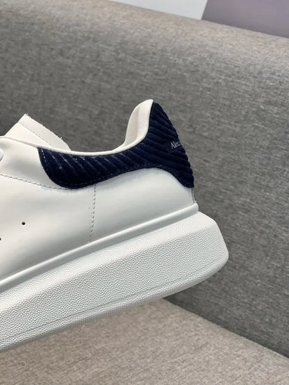 A - SNEAKERS