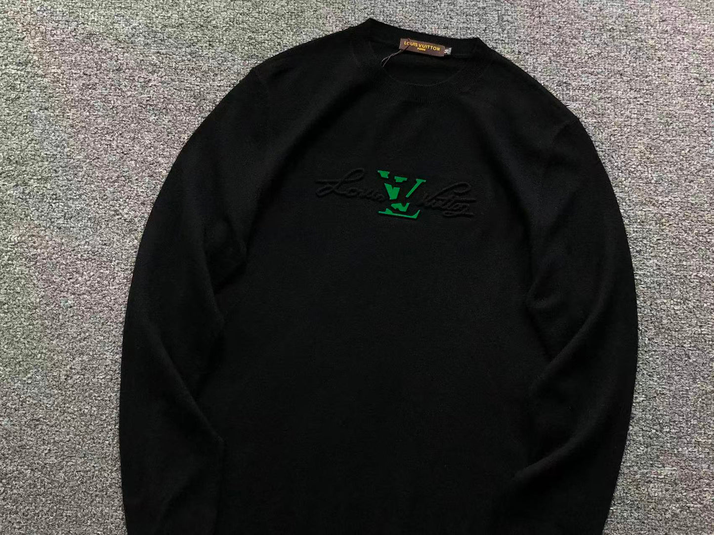 L - SWEATER