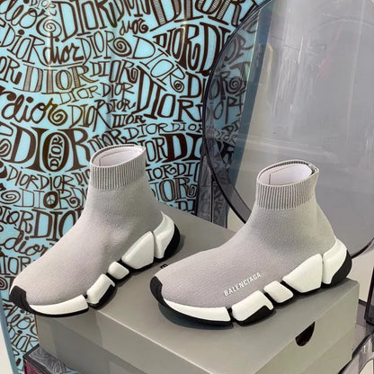 B - SNEAKERS