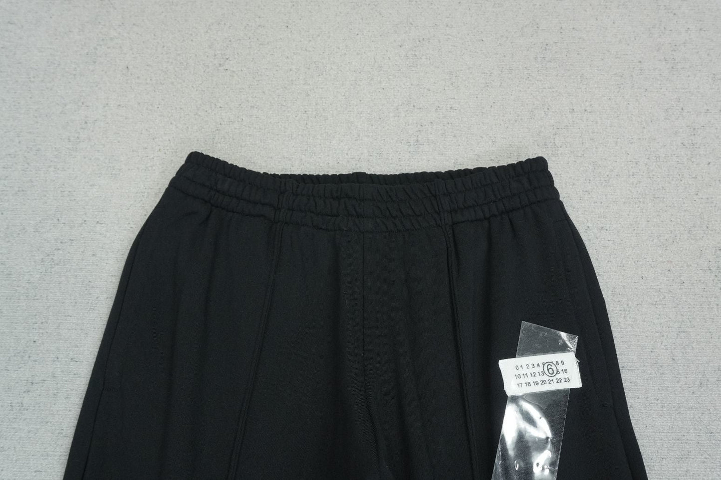 M - SWEATPANTS