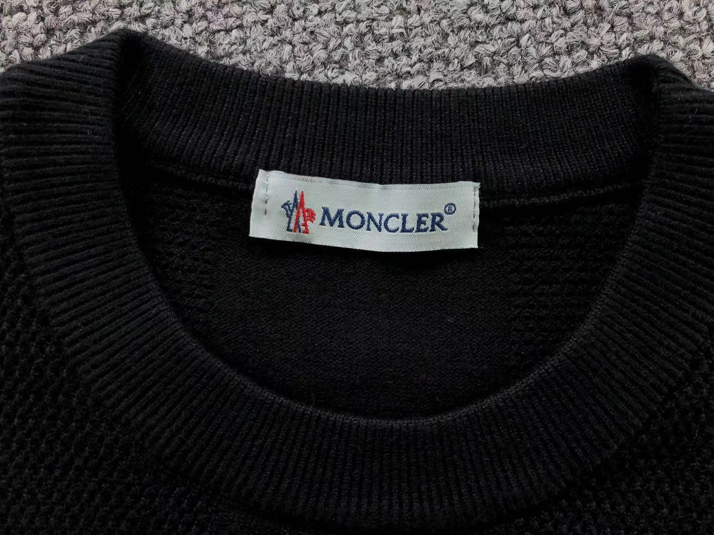 M - SWEATER