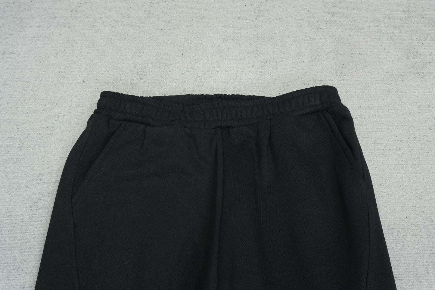 M - SWEATPANTS