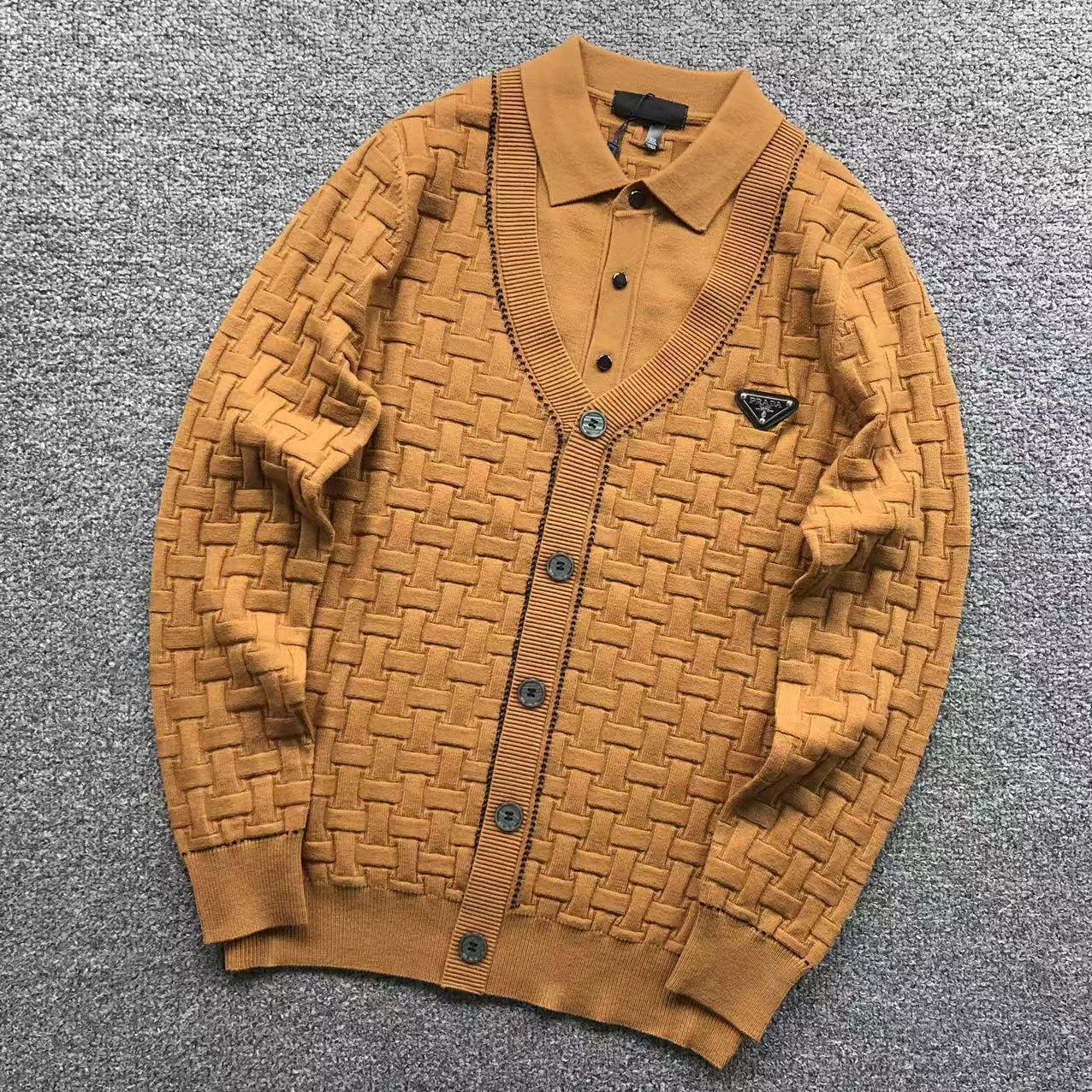 P - SWEATER