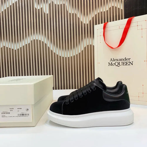 A - SNEAKERS