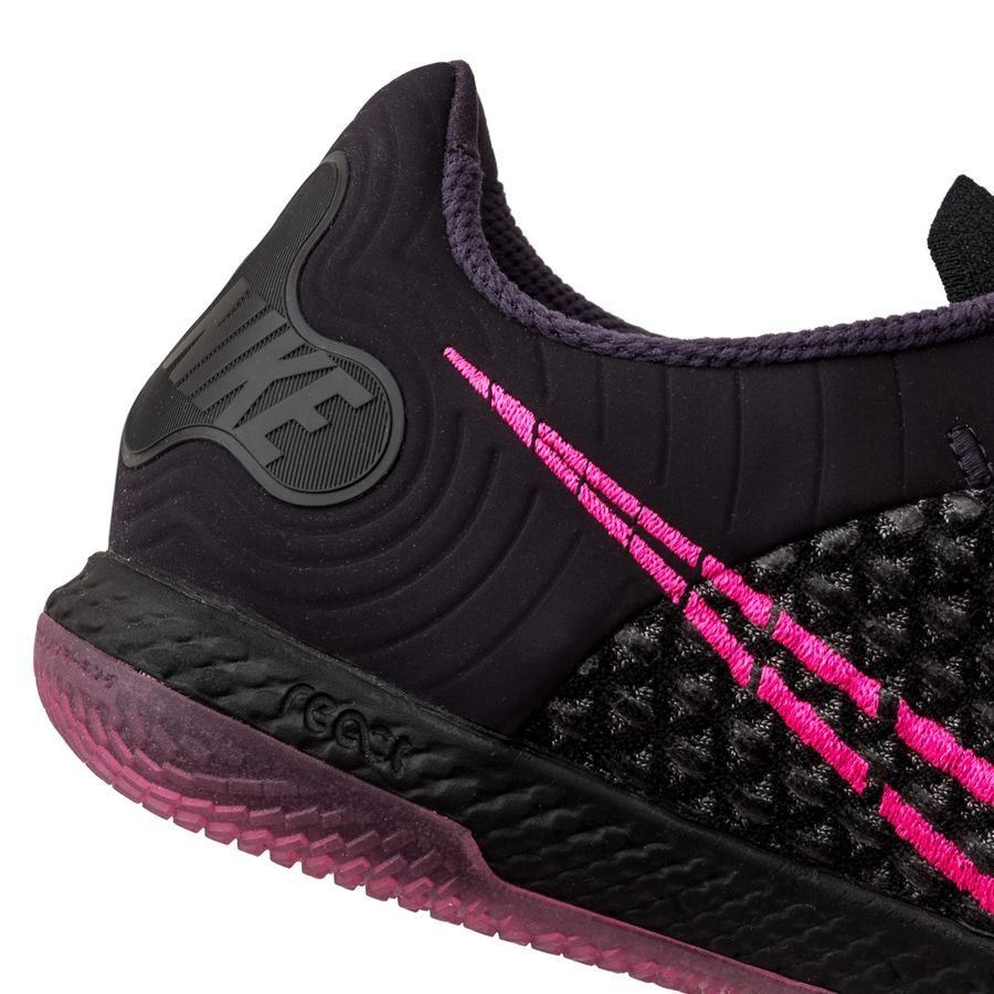R - FUSSBALLSCHUHE