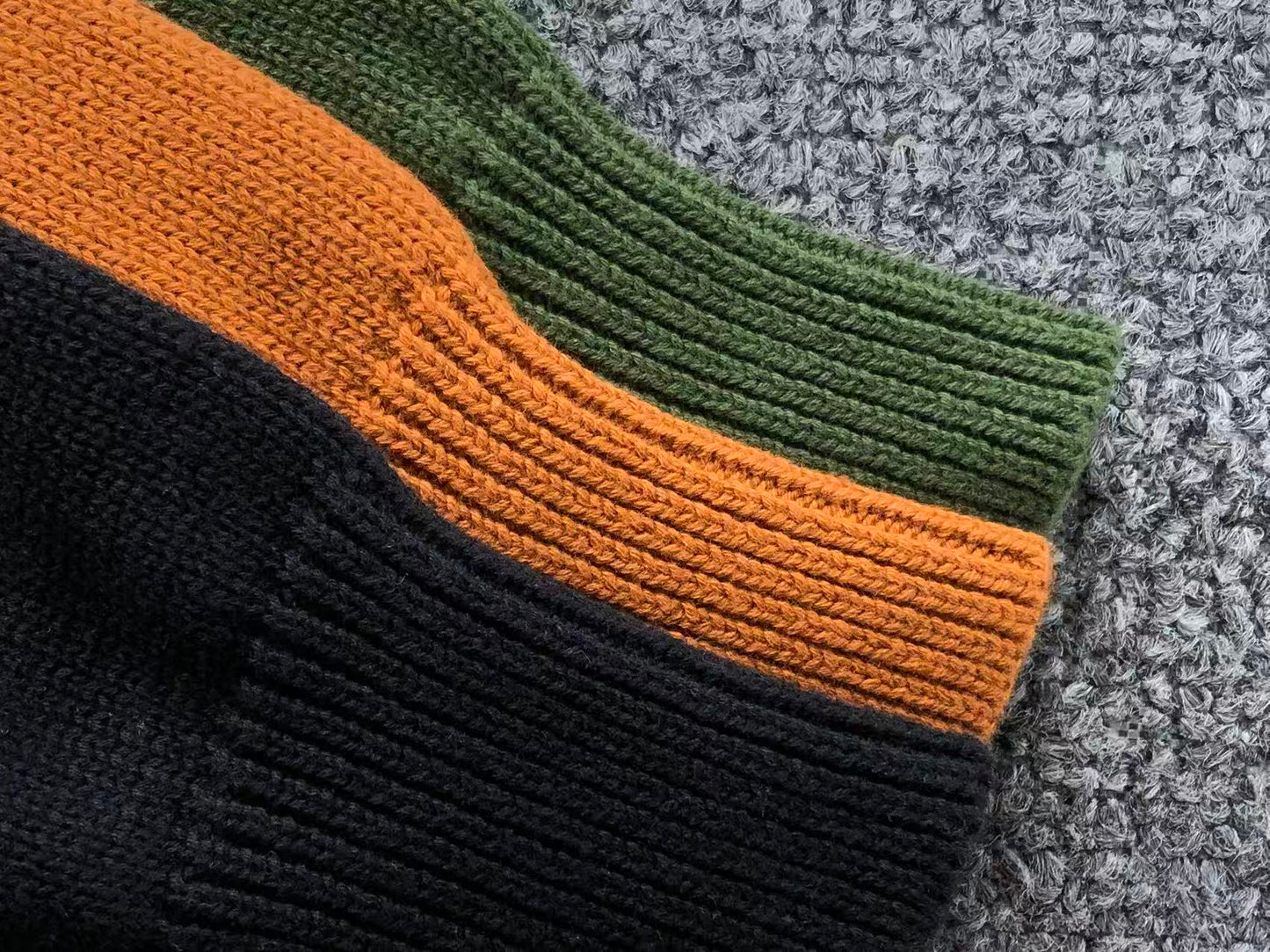 S - SWEATER