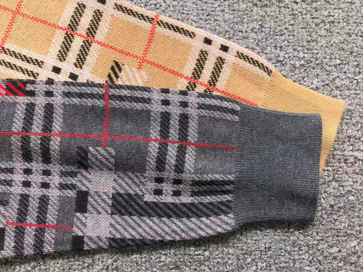B - SWEATER