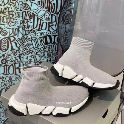 B - SNEAKERS