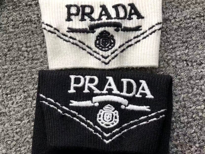 P - SWEATER