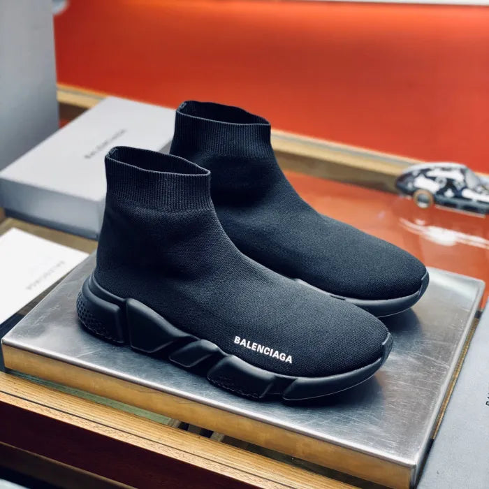 B - SNEAKERS