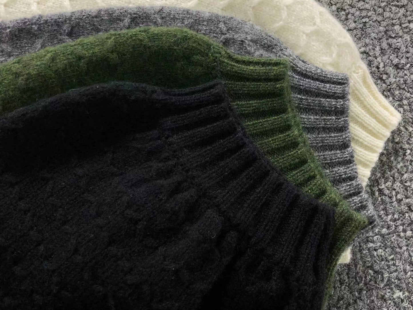 M - SWEATER