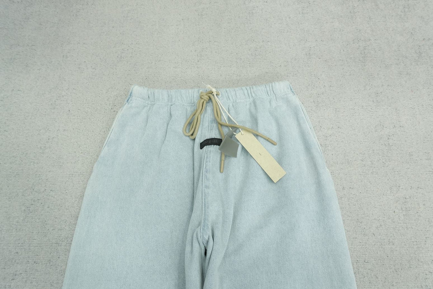 F - SWEATPANTS