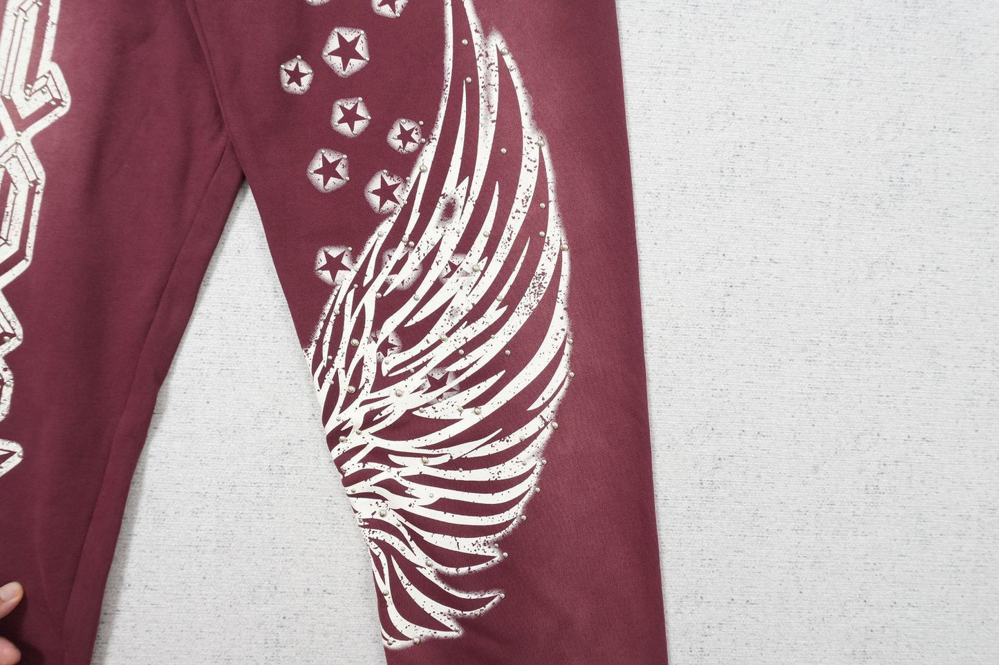 L - SWEATPANTS