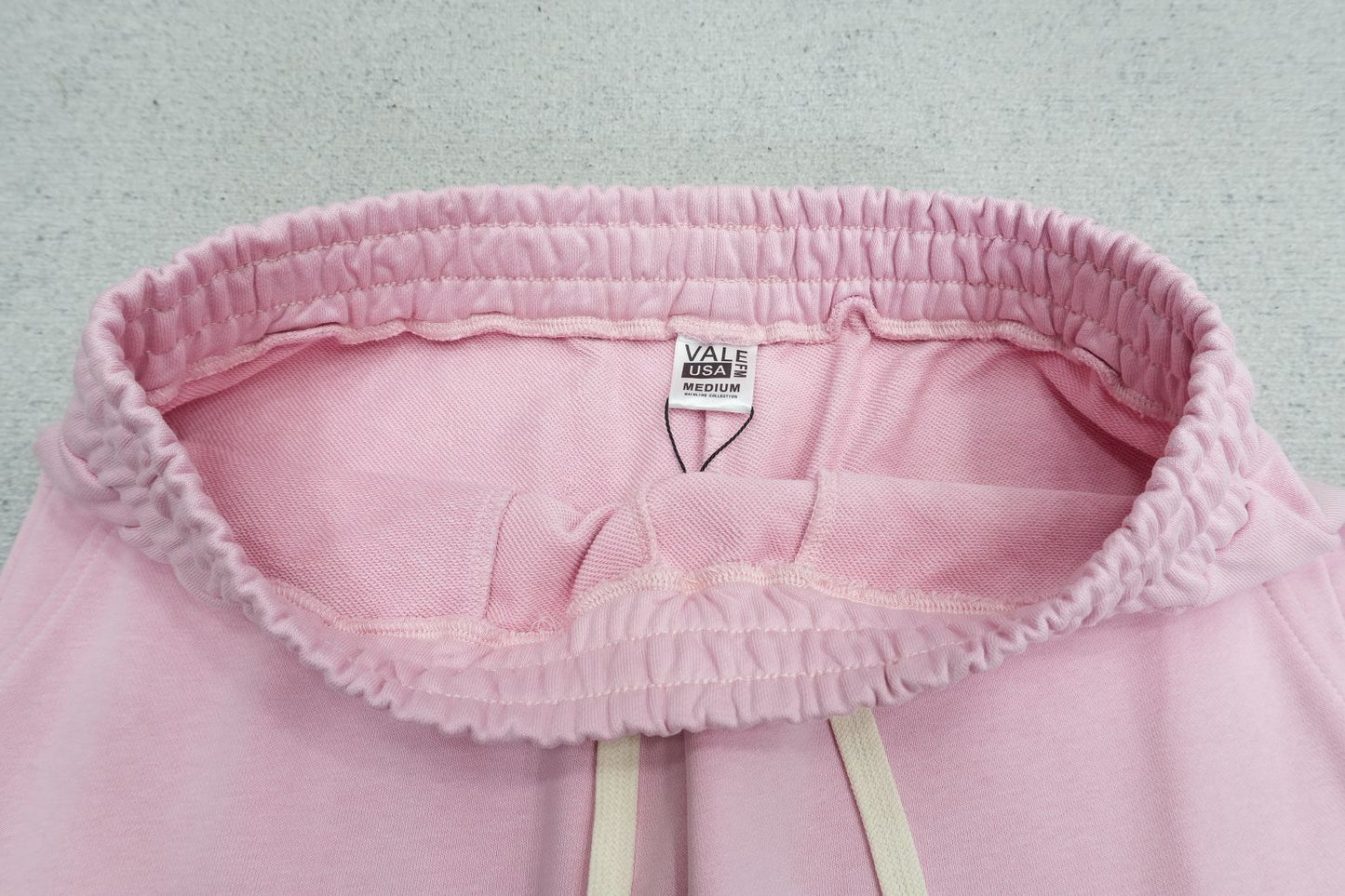 V - SWEATPANTS
