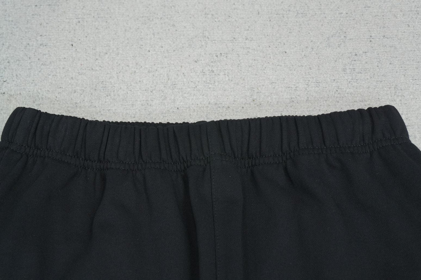 B - SWEATPANTS