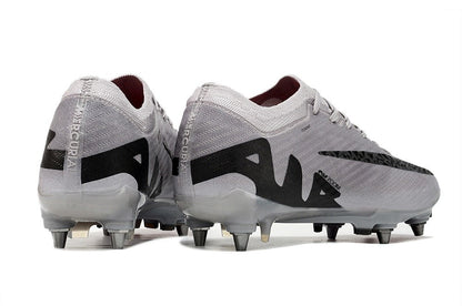 M - FUSSBALLSCHUHE